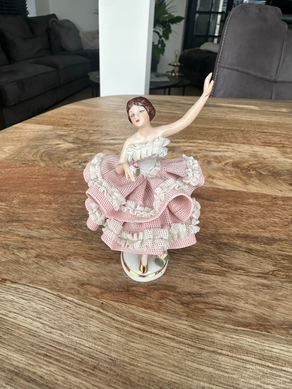 Vintage Dresden Kant Porseleinen Ballerina – Gekroonde N, Antiek en Kunst, Ophalen