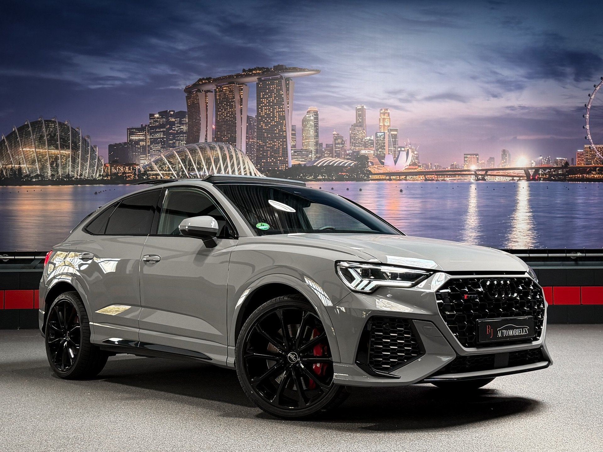 Audi RSQ3 Sportback TFSI RSQ3 |SONOS|Panorama|Alcantara|Nard, Automaat, Gebruikt, 1675 kg, Bedrijf