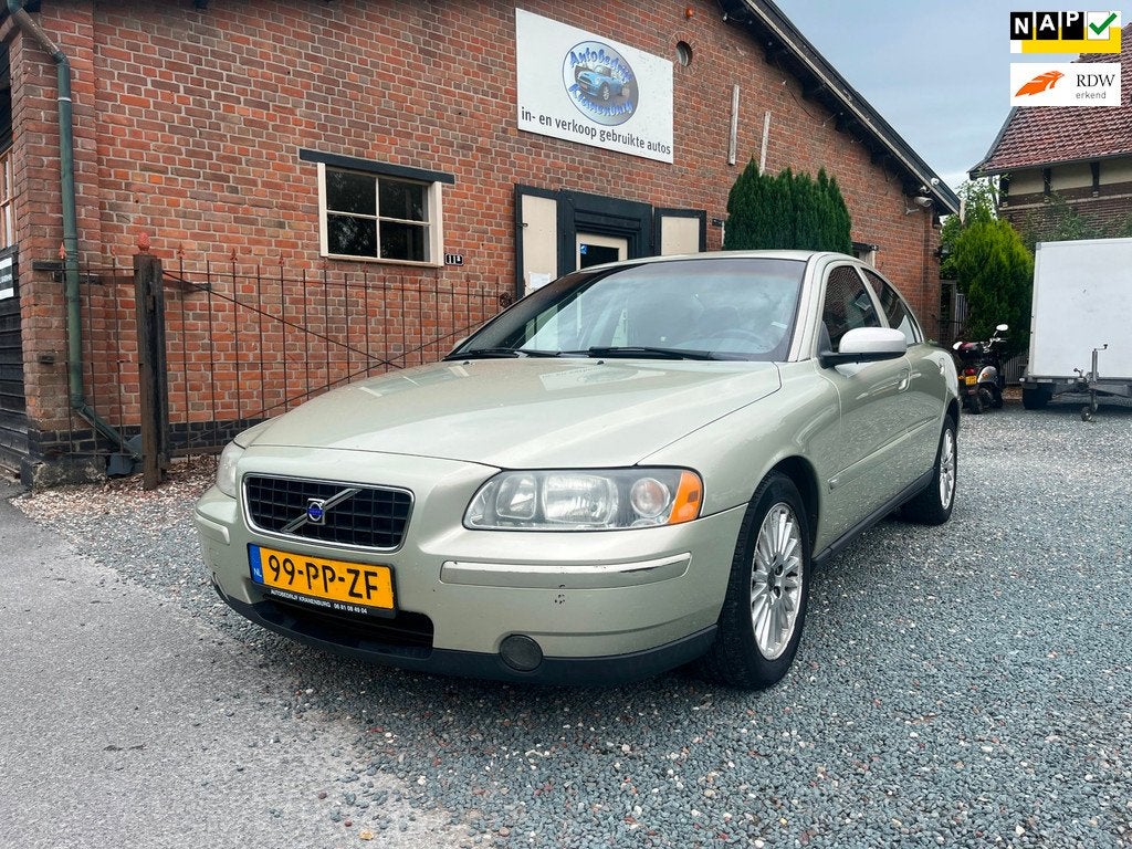 Volvo S60 2.4 Edition ( Automaat + Climate controle + Cruise, Stof, Zwart, S60, Beige