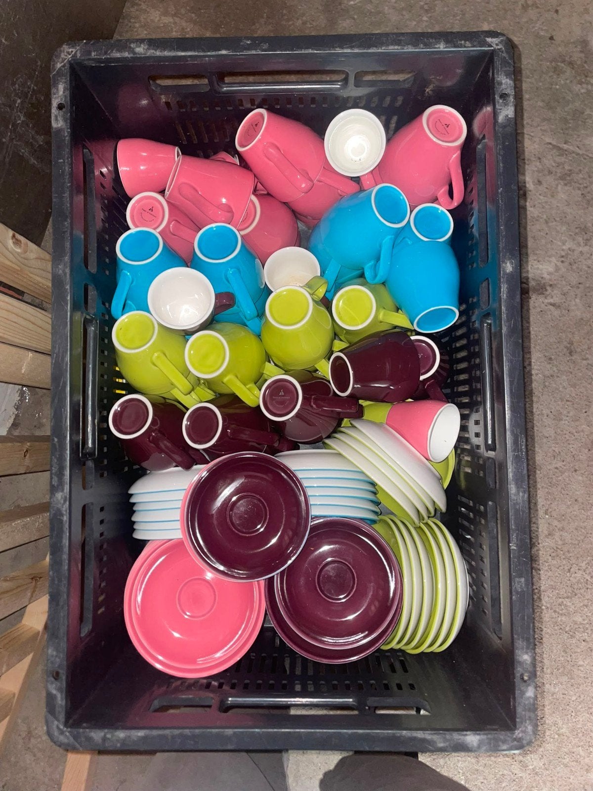 Kopjes en schotels, diverse kleuren en glazen mokken, Ophalen, Gebruikt, Overige merken, Keramiek