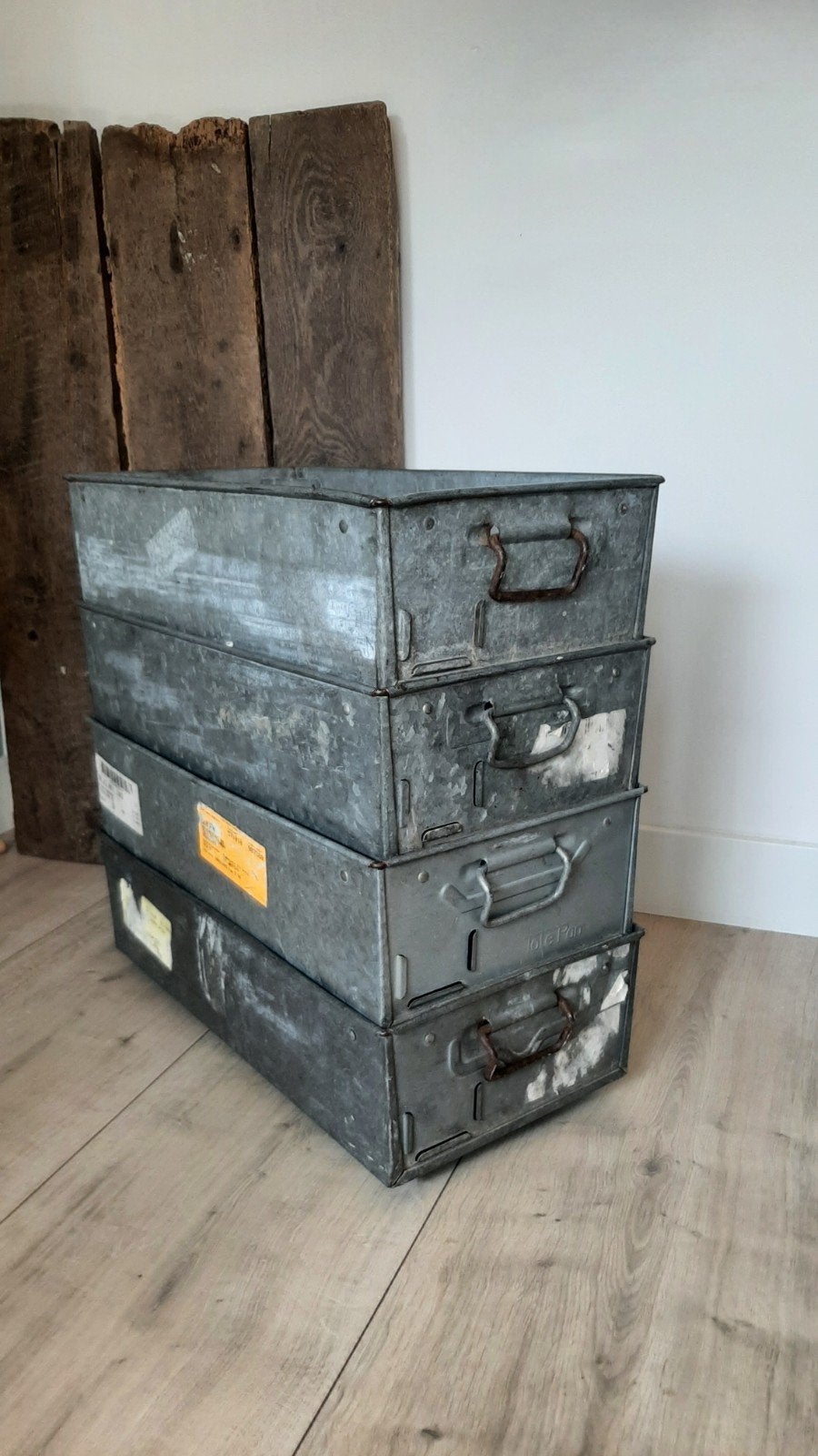 Zes vintage metalen grijpbakken van overtoom, Ophalen, Gebruikt