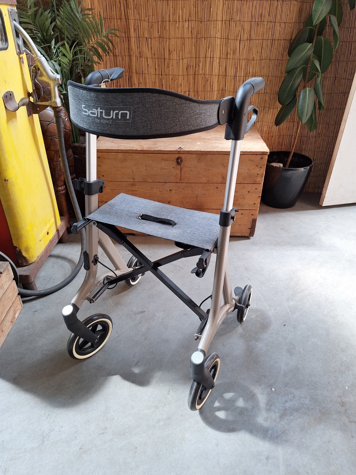 Saturn rollator maat L, Diversen, Ophalen