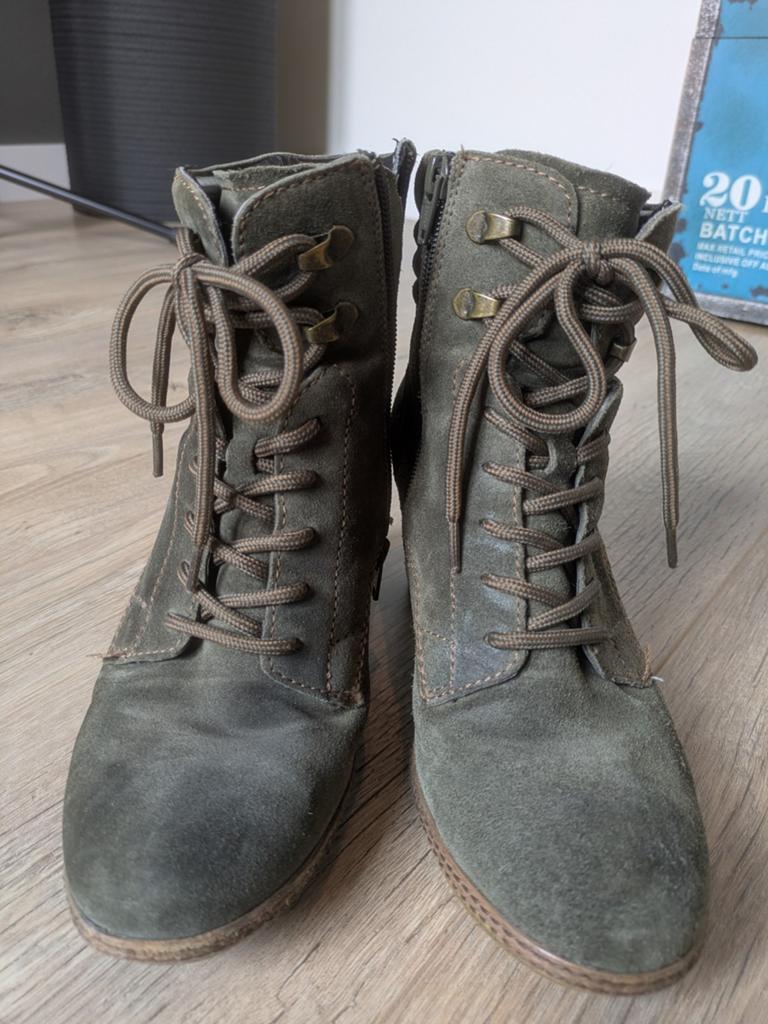 Gabor suède enkellaarsjes maat 39, Kleding | Dames, Schoenen, Lage of Enkellaarzen, Gabor, Ophalen of Verzenden, Gedragen