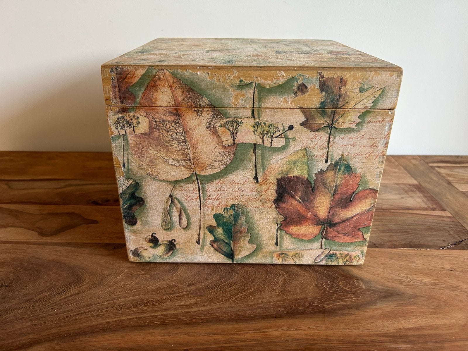 Decoratieve houten kist met herfstbladeren, Hout, Gebruikt, Meerkleurig, Ophalen of Verzenden