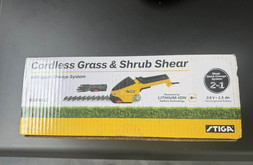 Stiga Accu Gras- en Struikschaar SGS 60 Li, Ophalen, Gebruikt, Accu, Stiga