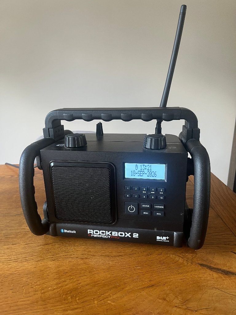 Robuuste PerfectPro Rockbox 2 Bouwradio – DAB+ & Bluetooth, Audio, Tv en Foto, Ophalen of Verzenden, Nieuw, Bouwradio