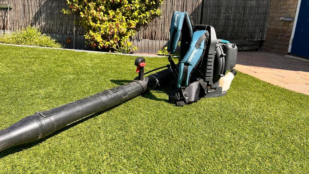 Makita EB5300TH Professionele Benzine Bladblazer, Tuin en Terras, Bladblazers, Ophalen, Zo goed als nieuw, Benzine, Ruggedragen