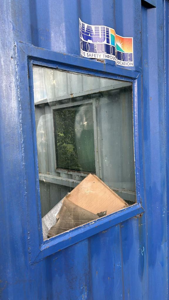 Duikcontainer, Ophalen
