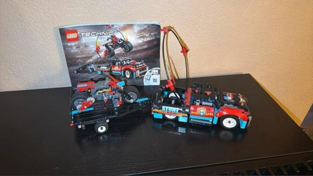 LEGO Technic Stunt Truck en Motorfiets 42106, Lego, Compleet, Ophalen of Verzenden, Zo goed als nieuw