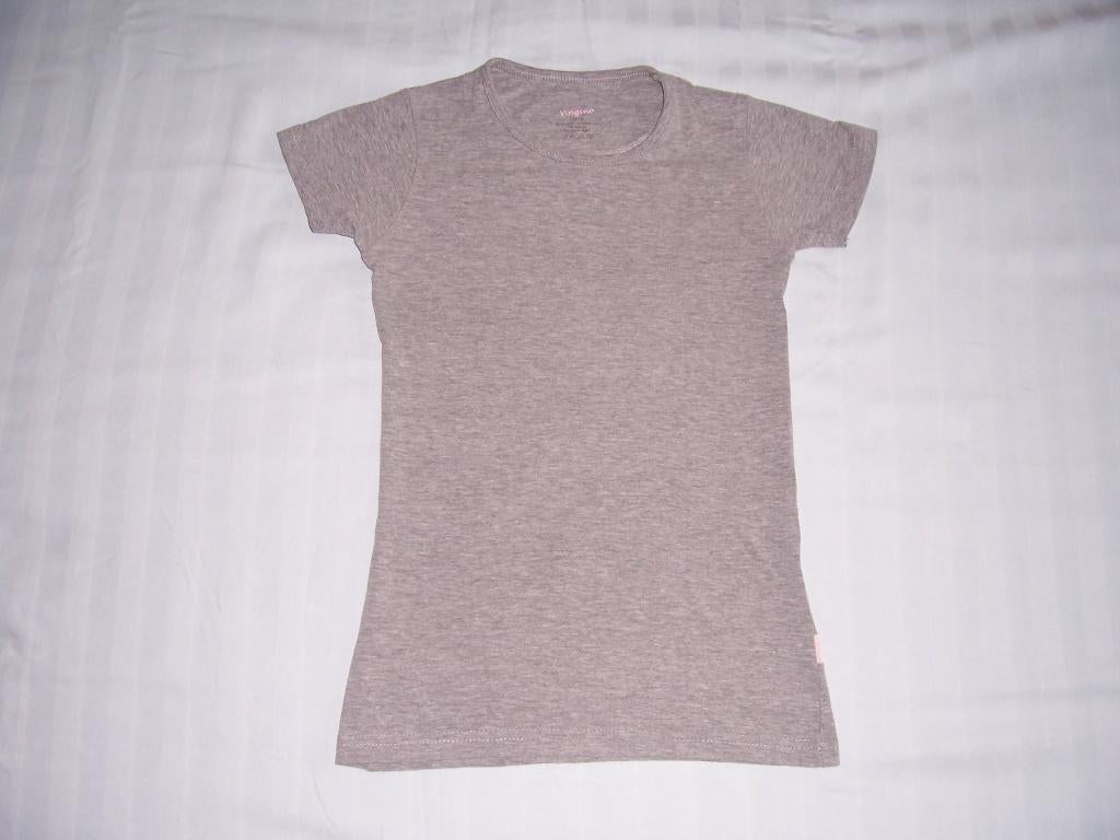 Grijze shirt merk Vingino maat 122/128, Kinderen en Baby's, Kinderkleding | Maat 122, Meisje, Ophalen of Verzenden, Zo goed als nieuw