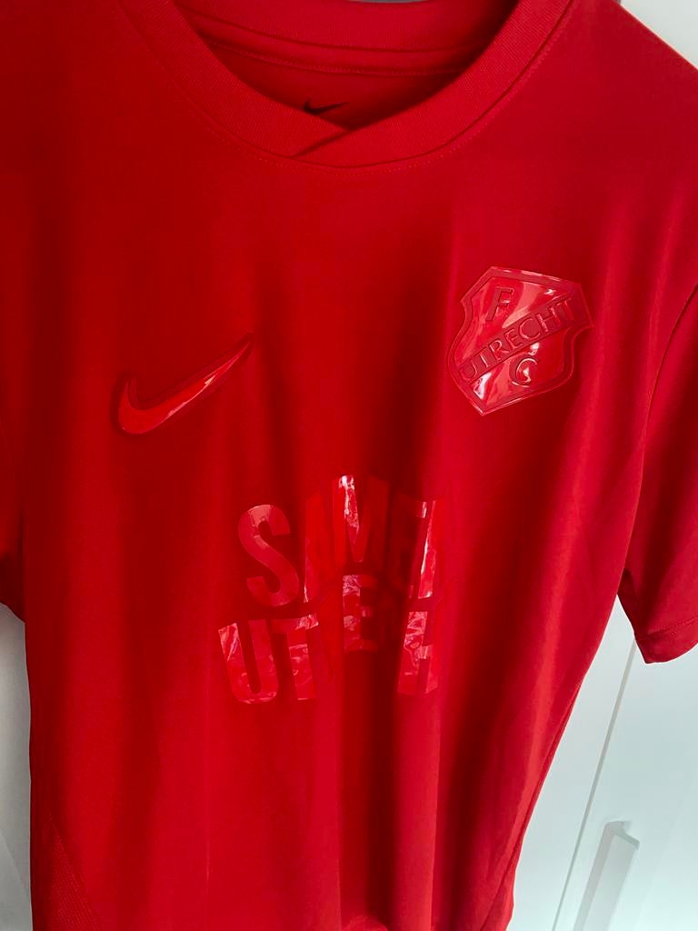 FC Utrecht Thuisshirt Rood - Maat M, Maat M, Ophalen of Verzenden, Zo goed als nieuw, Shirt