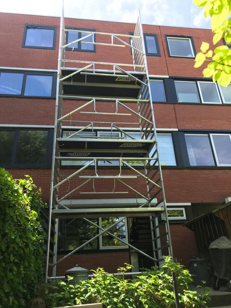 Custers rolsteiger met safeguards 10.5 meter werkhoogte, Ophalen, Gebruikt, Rolsteiger of Kamersteiger, 5 meter of hoger