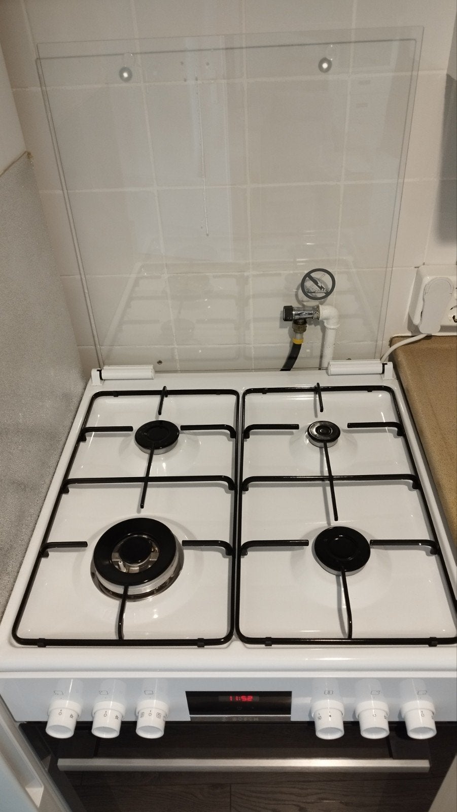 BOSCH  gas fornuis met elektrik oven.  Als nieuwe., Witgoed en Apparatuur, Ophalen, 4 kookzones, Zo goed als nieuw, Gas
