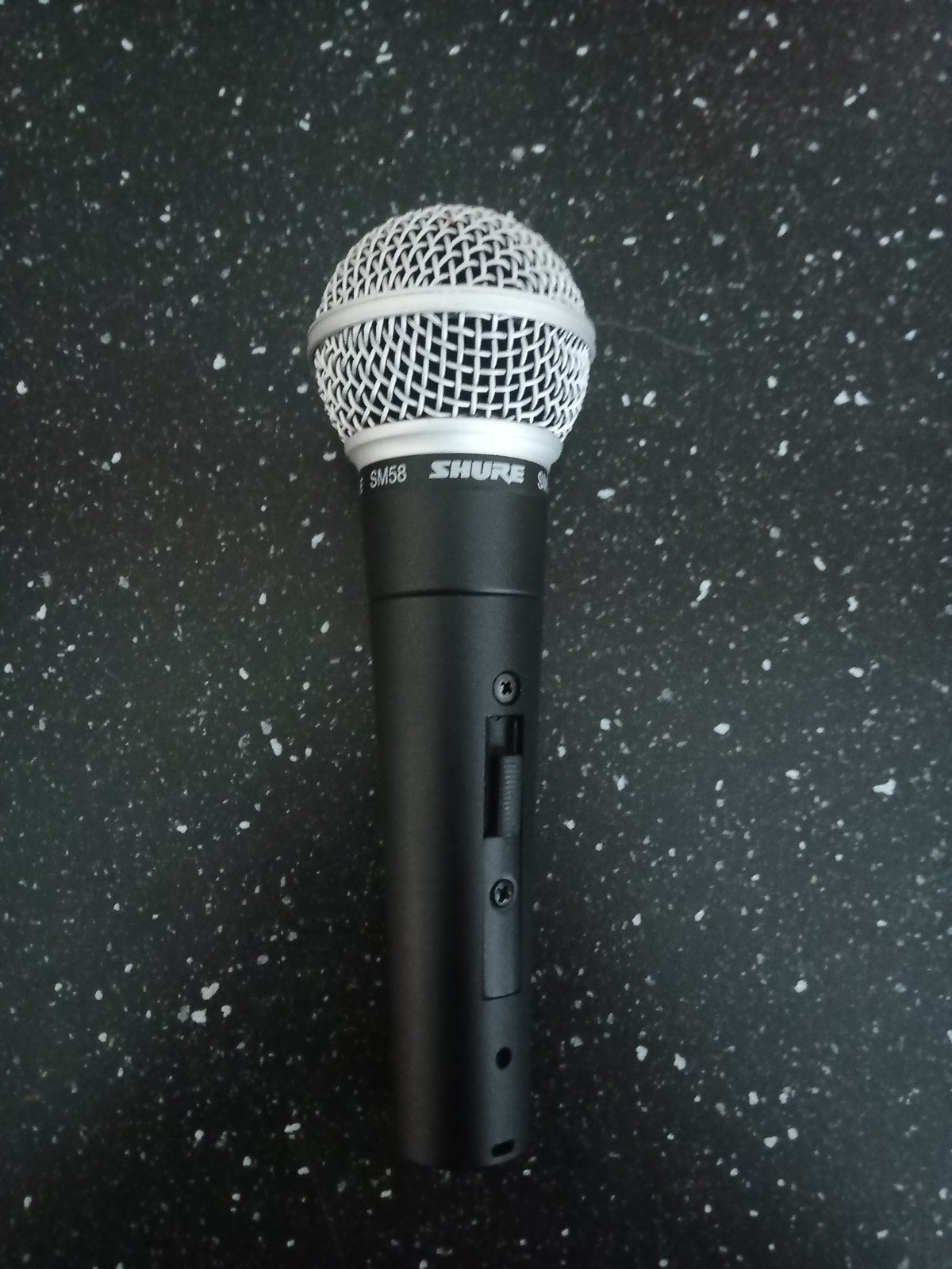 Shure SM58 werkt, Muziek en Instrumenten, Ophalen of Verzenden, Zo goed als nieuw, Zangmicrofoon