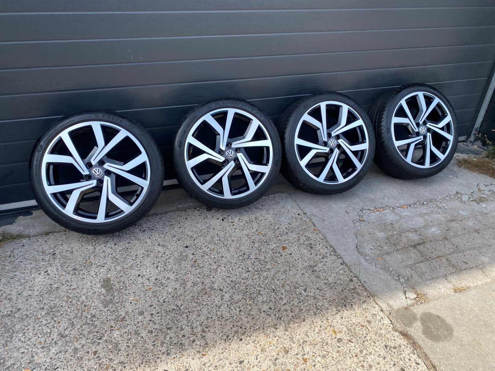 VW Polo 2G Brescia 18 inch velgen GTI met zomerbanden, 18 inch, 215 mm, Velg(en), Ophalen of Verzenden
