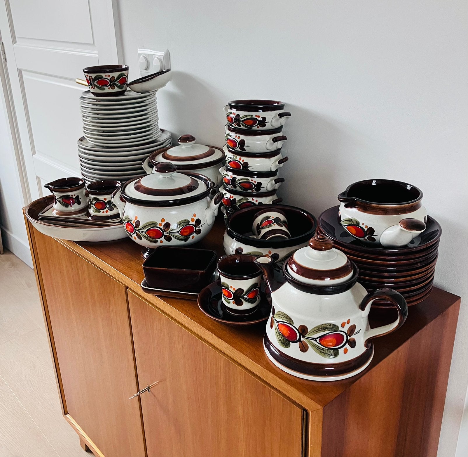 66-delig retro servies van SMF Schramberg / Bernau’-serie), Ophalen