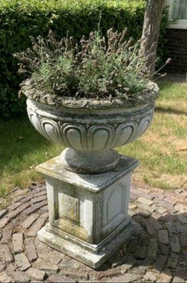 Grote stenen plantenbak met sokkel voor tuin, Ophalen, Gebruikt, Steen, Binnen