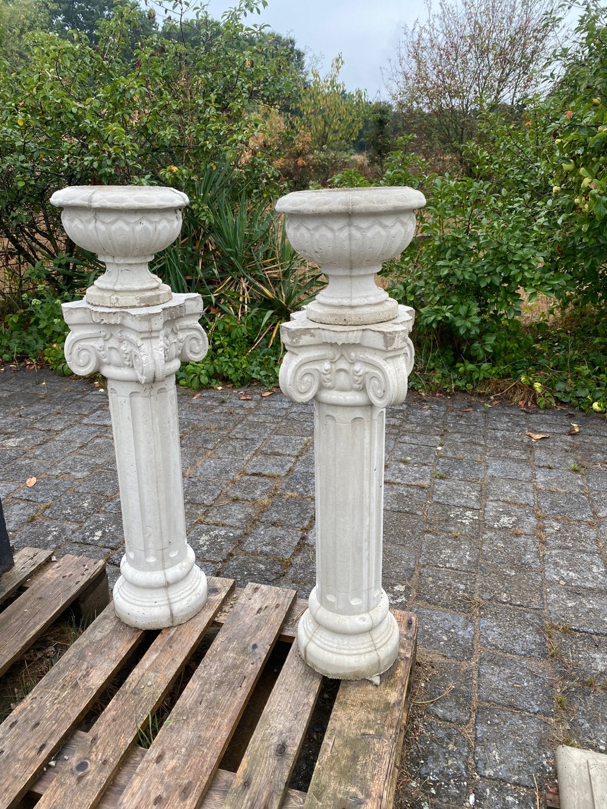 Sierlijke betonnen zuilen en pilaren met kapiteel & potten, Ophalen, Nieuw