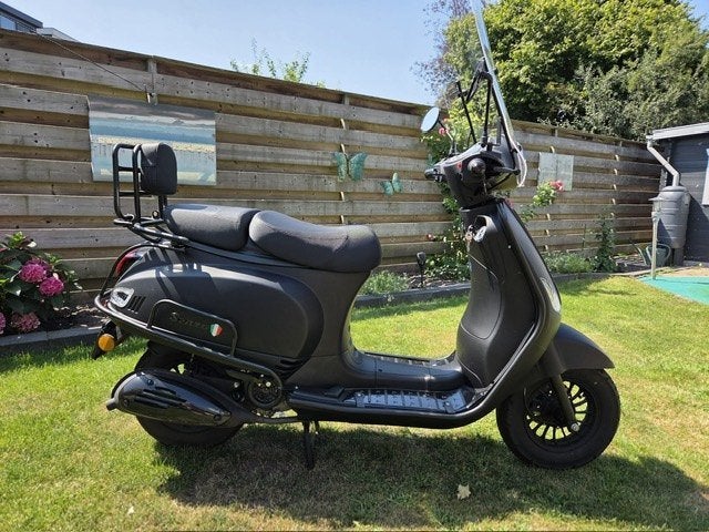 Senzo Rivalux S, z.g.a.n., 1486 km, matzwart, blauw kenteken, Fietsen en Brommers, Scooters | Overige merken, Ophalen, Senzo Rivalux