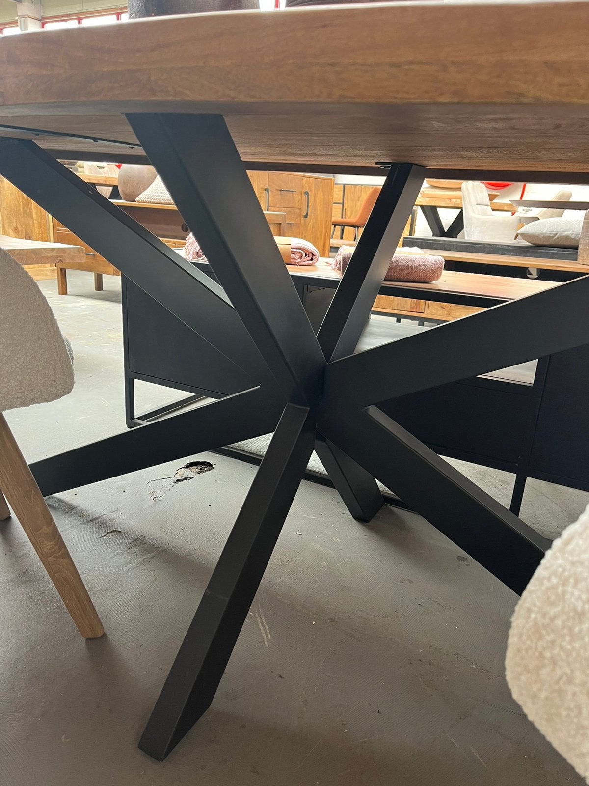 Magazijn leegverkoop eettafel ovaal industrieel mangohout, Hout, Nieuw, Ophalen of Verzenden, Info@wkhome.nl