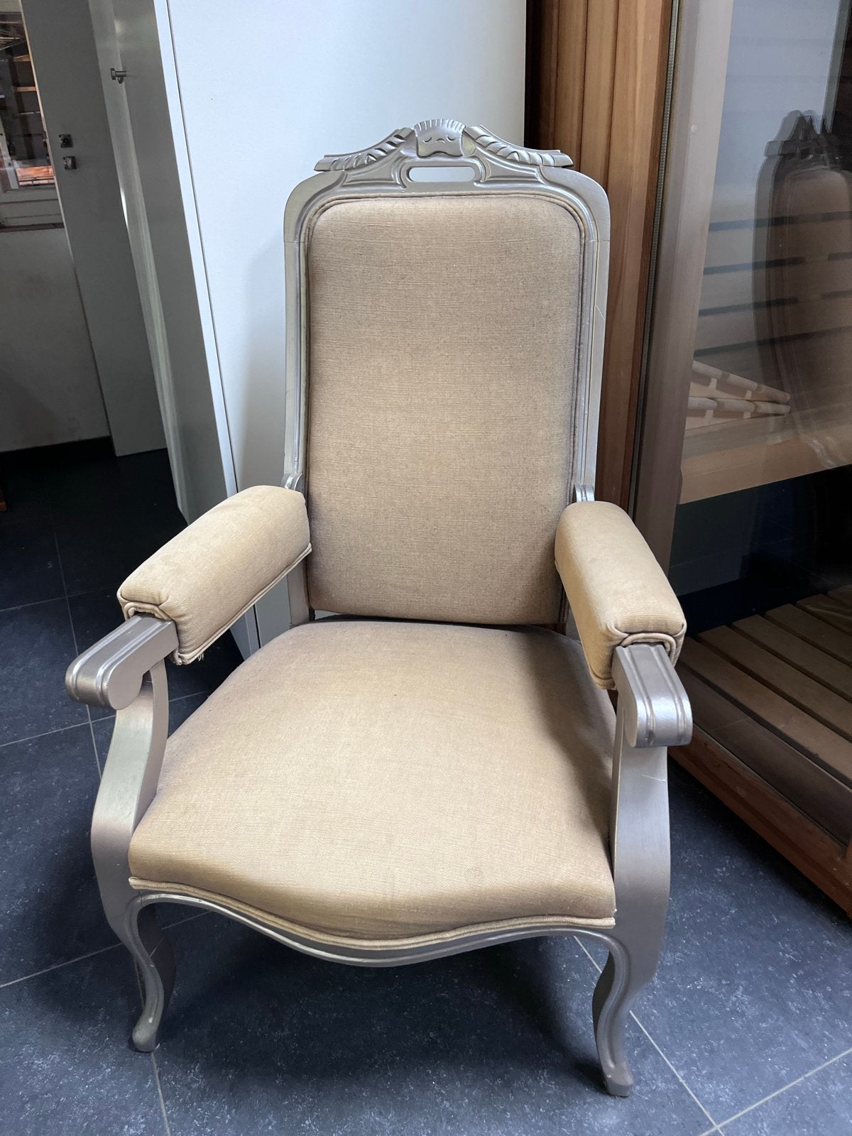 Elegante fauteuil in Lodewijk XVI-stijl, Antiek en Kunst, Antiek | Meubels | Stoelen en Banken, Ophalen