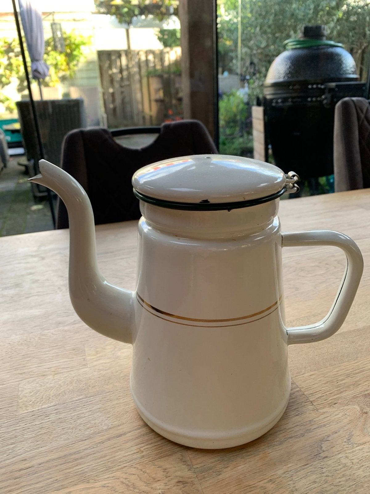Vintage geëmailleerde koffiekan - Wit met gouden rand, Ophalen