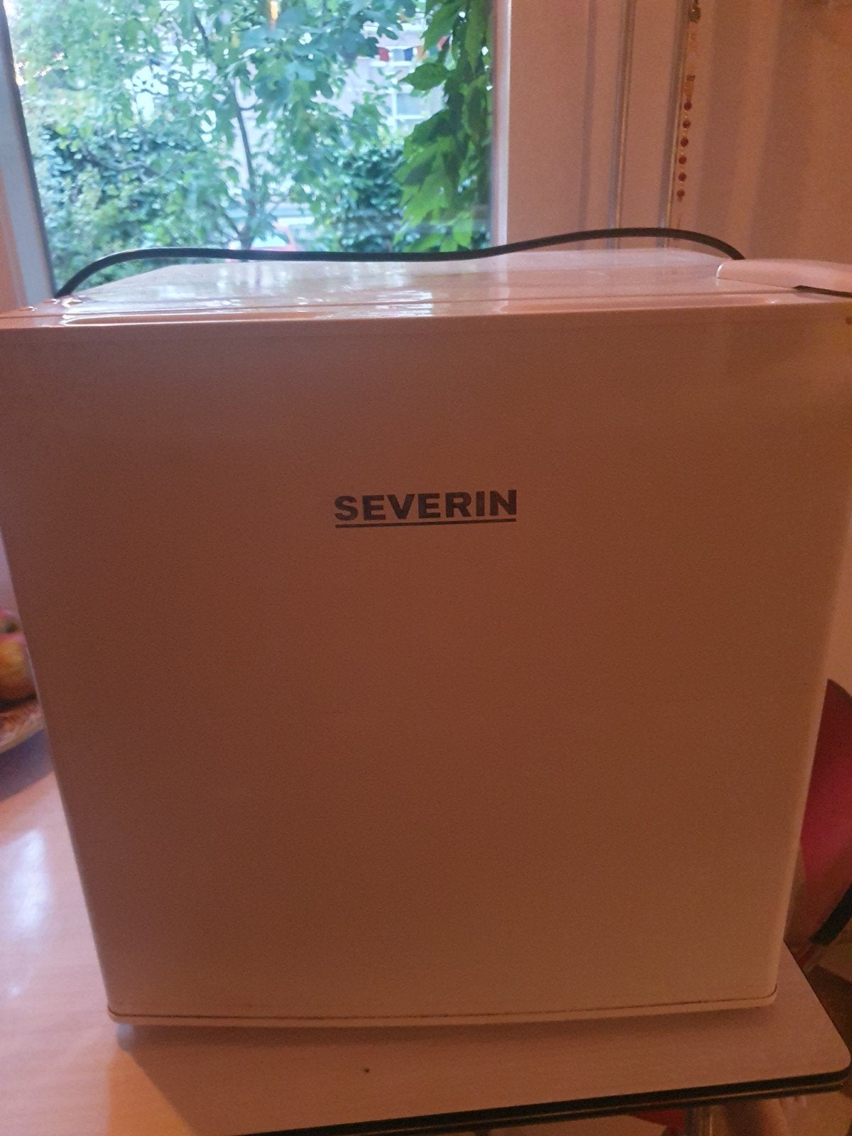 Vriezer, Minder dan 75 liter, Ophalen, Met vriesvak, Minder dan 85 cm