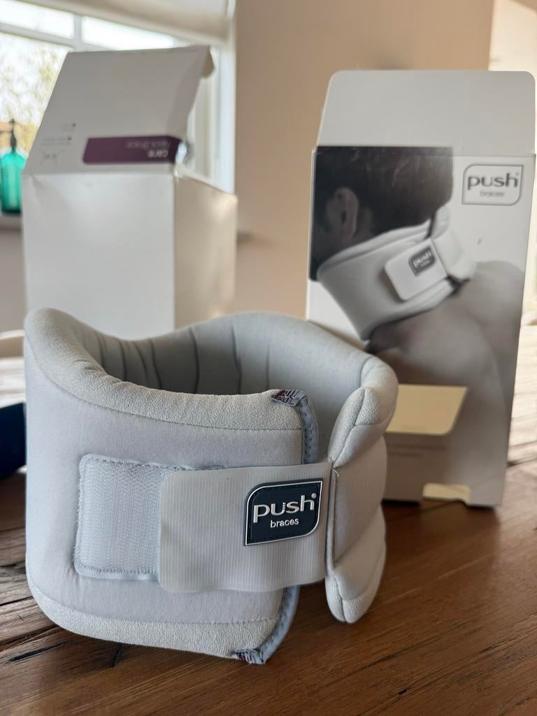 Neck brace , 1 x gebruikt gewoon nieuw, kostte €59,95, Ophalen of Verzenden, Nieuw