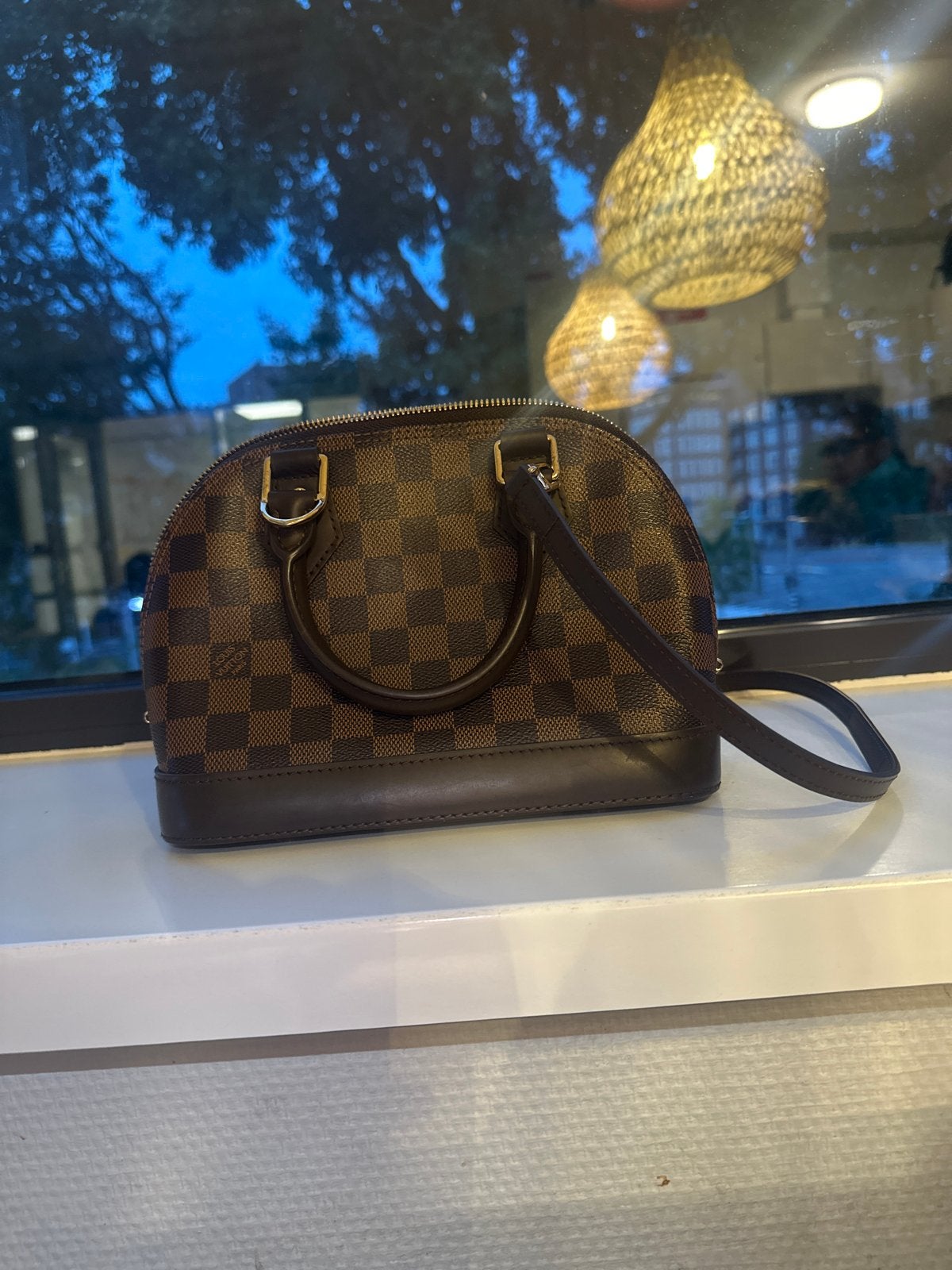 Louis Vuitton Alma BB Damier Ebene Handtas, Sieraden, Tassen en Uiterlijk, Tassen | Damestassen, Ophalen of Verzenden, Zo goed als nieuw