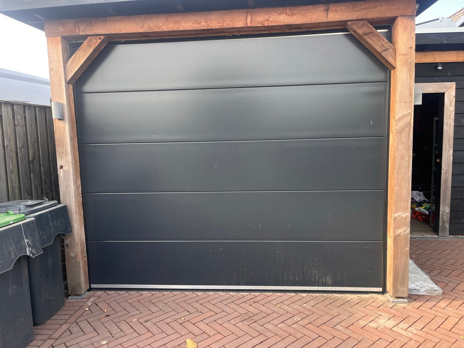 Garagedeur met elektrische opener - Zo goed als nieuw, Ophalen, Garagedeur, Zo goed als nieuw, Metaal