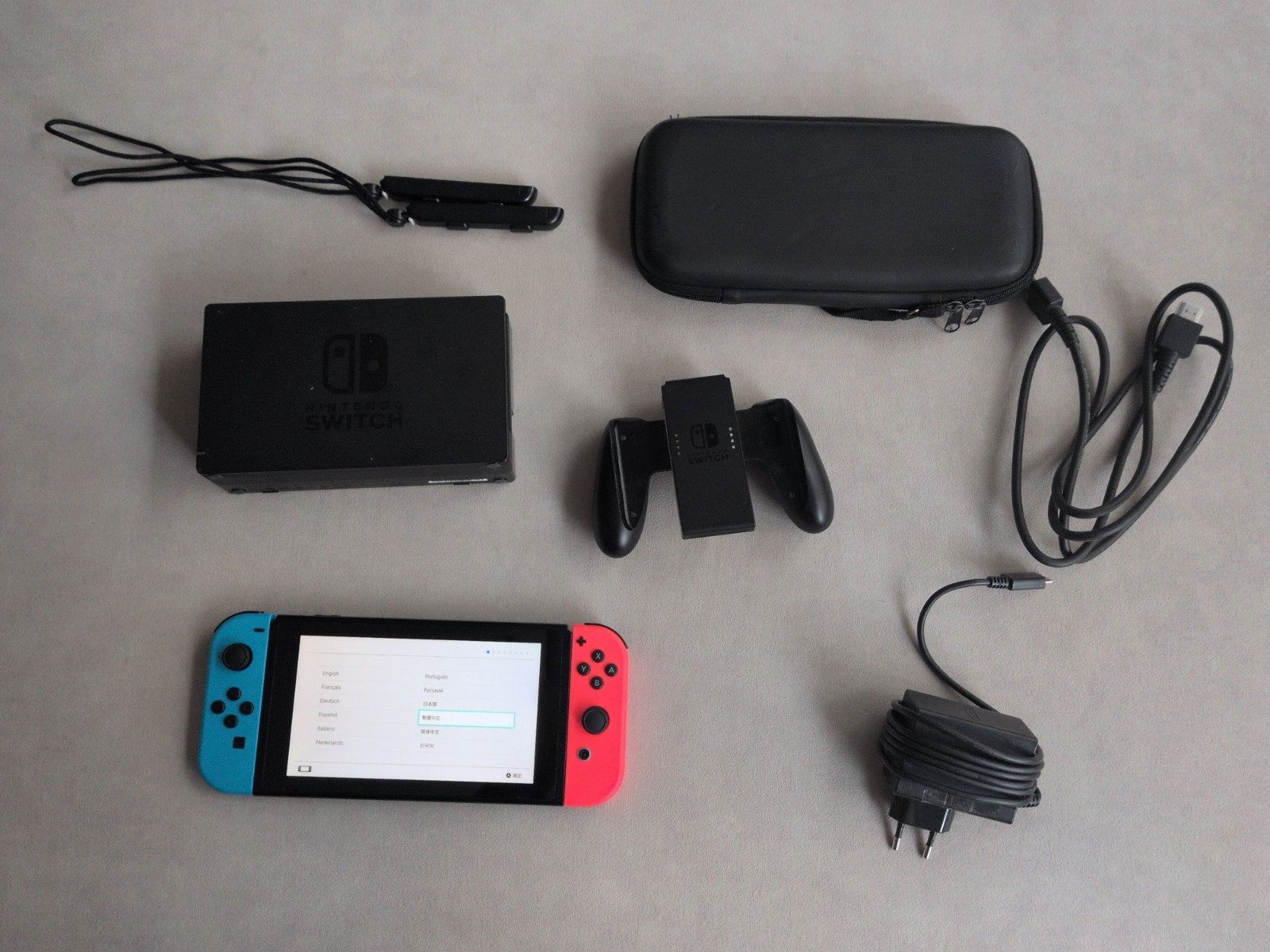 Nintendo Switch V2 in topconditie met accessoires, Spelcomputers en Games, Ophalen of Verzenden, Zo goed als nieuw