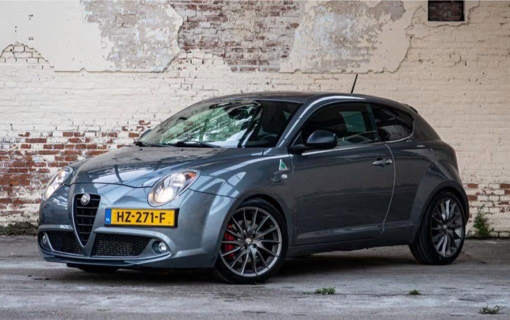 Alfa Romeo MiTo QV SAVALI 210pk / Techno Grey/Grafietgrijs, Voorwielaandrijving, Stof, Zwart, 4 cilinders