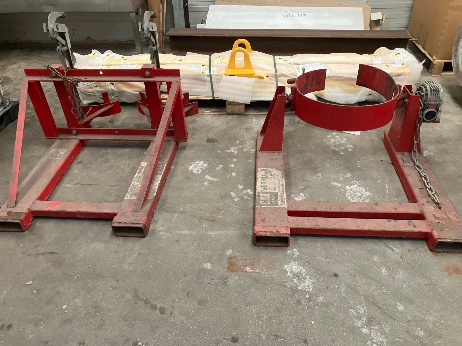 Vatenkantelaar en vatenklem voor 200 liter drums, Ophalen