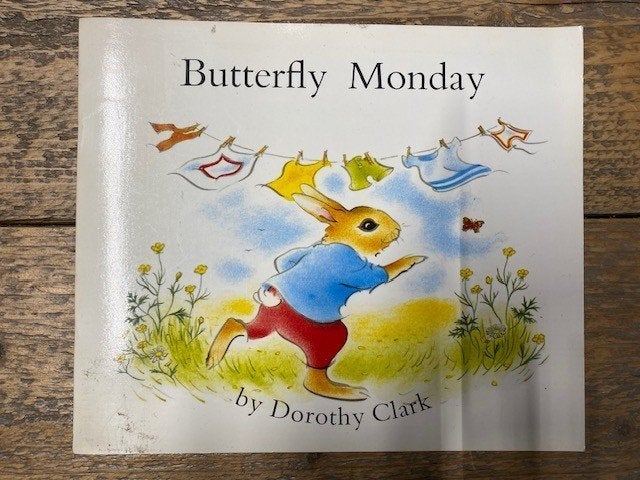 Boek - 721 - Butterfly Monday - Dorothy Clark, Ophalen of Verzenden, Zo goed als nieuw