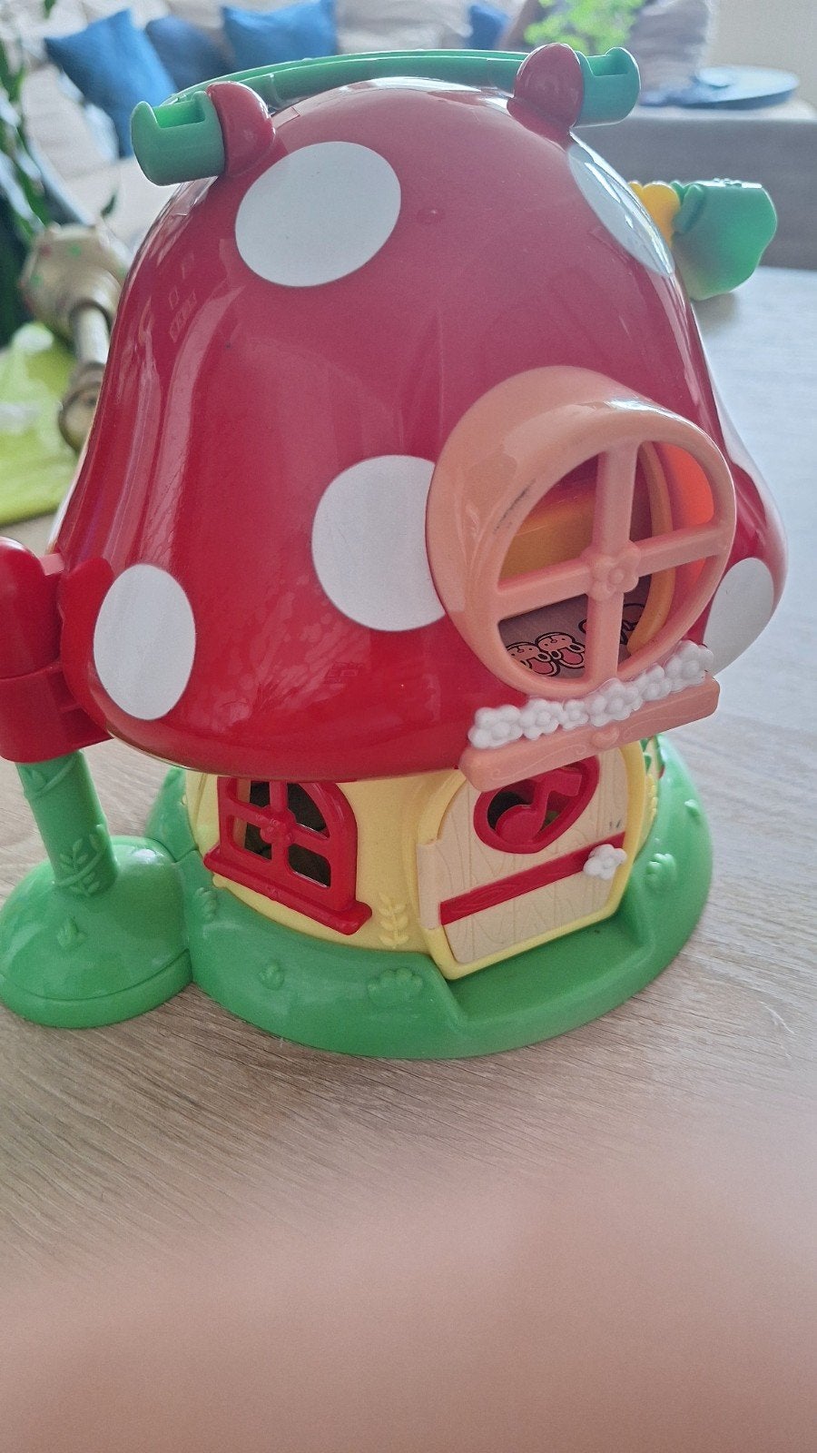 Hello Kitty Paddenstoel Huisje met Meubels en Figuren, Ophalen, Gebruikt, Meisje