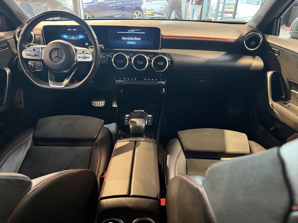 Mercedes-Benz A-klasse 200 Premium Plus AUTOMAAT| CAMERA| NA, Gebruikt, 4 cilinders, Leder en Stof, 163 pk