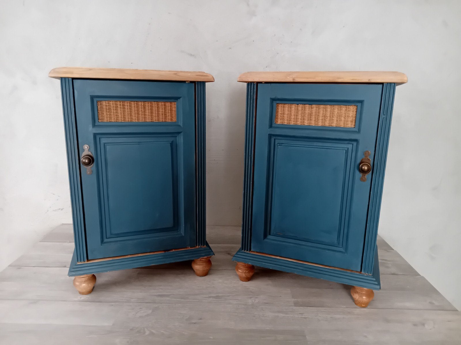 Twee prachtige houten nachtkastjes, Huis en Inrichting, Slaapkamer | Nachtkastjes, Ophalen, Minder dan 45 cm, 55 tot 70 cm, Zo goed als nieuw