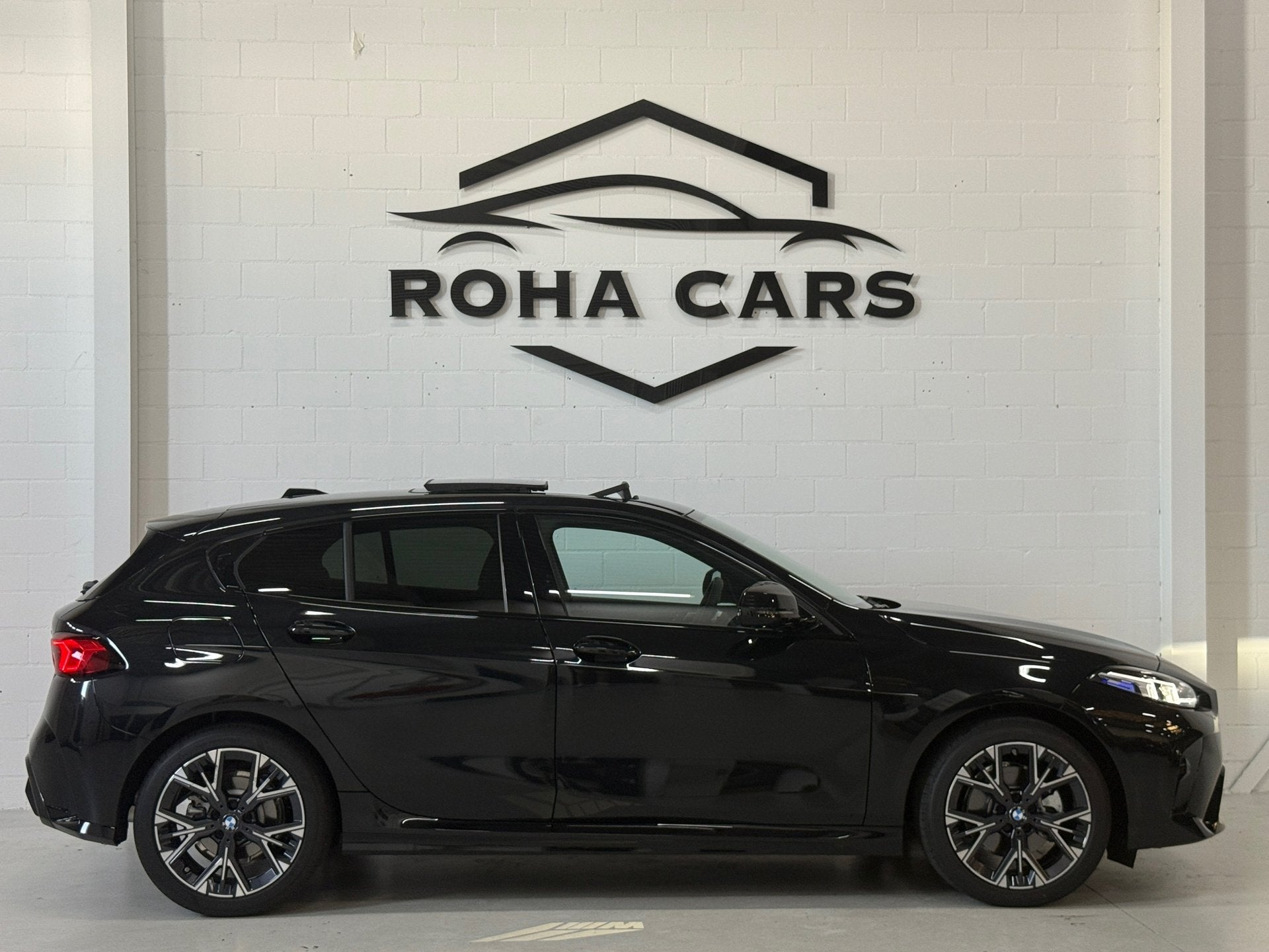 BMW 1-serie 120i pano*Side-assist*led*keyless, Auto's, Overige carrosserieën, 150 pk, Zwart, Origineel Nederlands