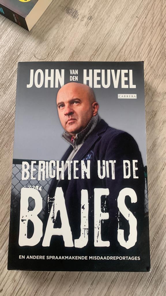 John van den Heuvel - Berichten uit de bajes, Boeken, Ophalen of Verzenden, Zo goed als nieuw, John van den Heuvel