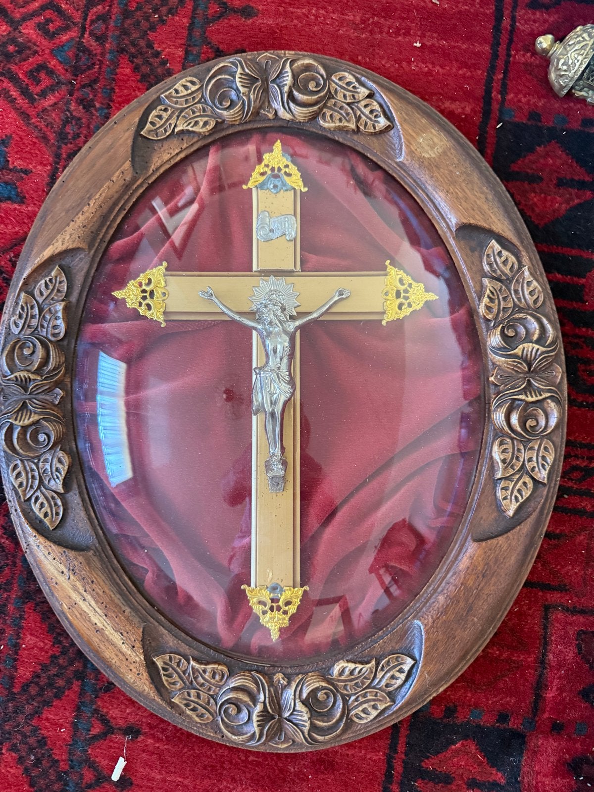 Antiek Kruisbeeld in Ovale Stolp met Houten Kader, Ophalen
