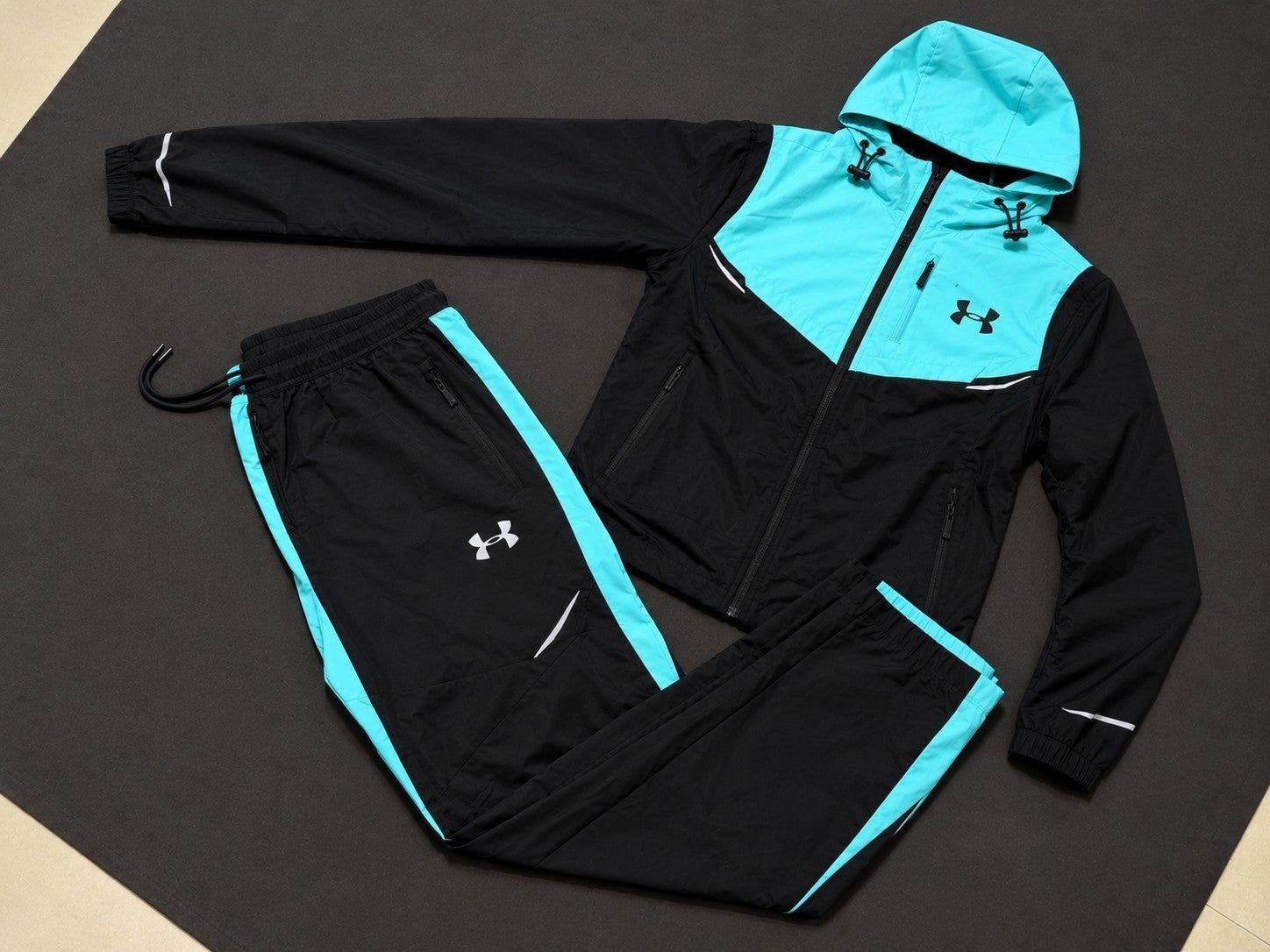 Under Armour Trainingspak, Zwart, Nieuw, Overige maten, Ophalen of Verzenden