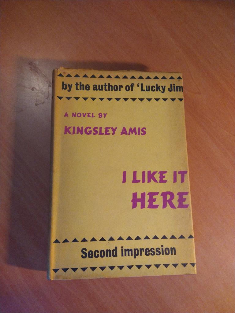 Amis, Kingsley. I like it here, Ophalen of Verzenden, Zo goed als nieuw