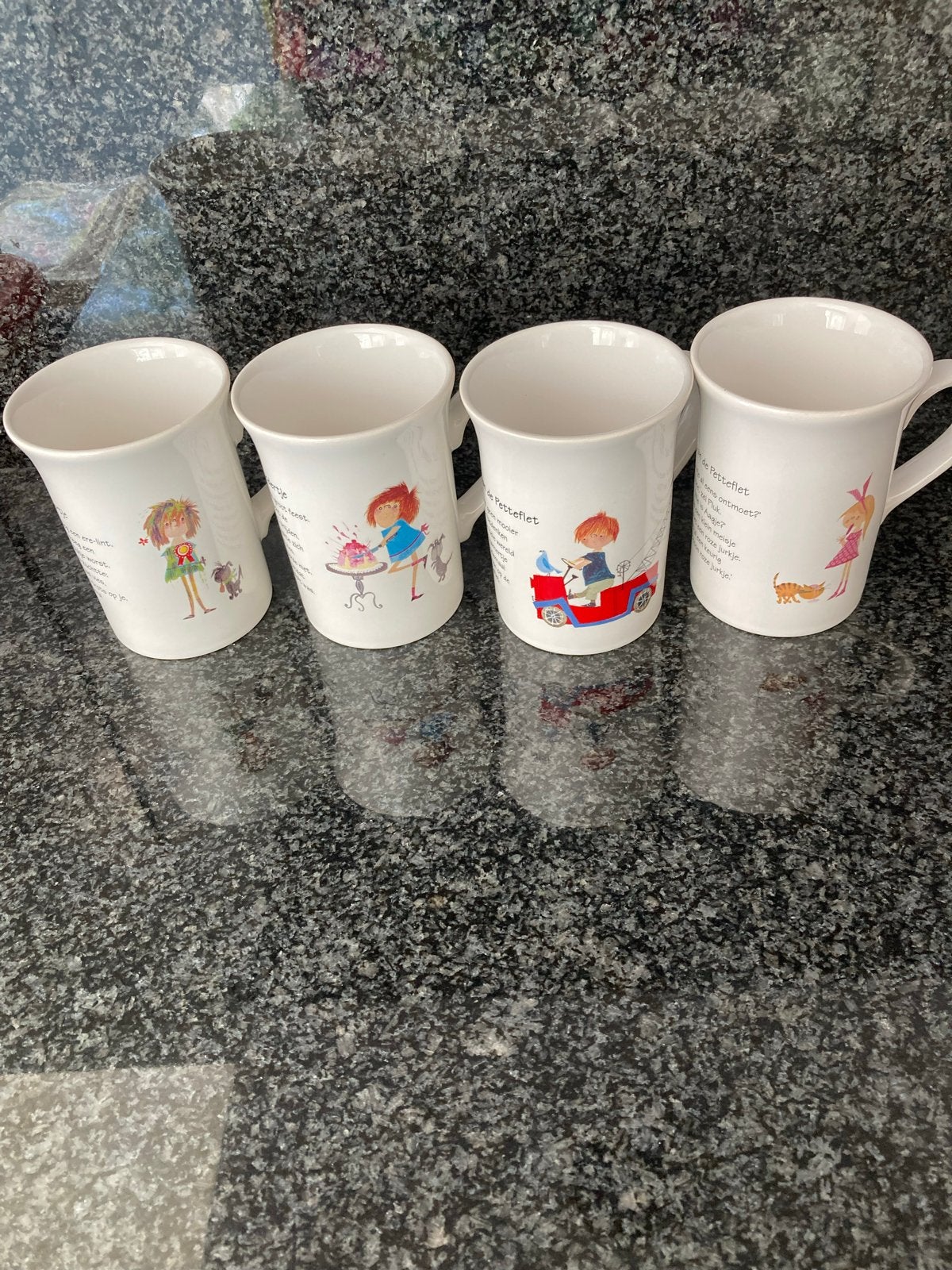 4 bekers van Pluk van de Petteflet en Floddertje, Ophalen of Verzenden, Gebruikt, Keramiek, Overige typen