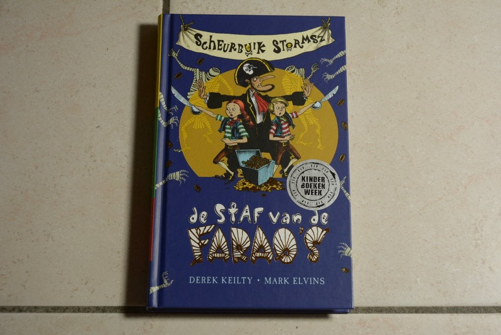 Scheurbuik Stormsz De Staf van de Farao’s / Derek Keilty, Ophalen of Verzenden, Zo goed als nieuw, Fictie algemeen