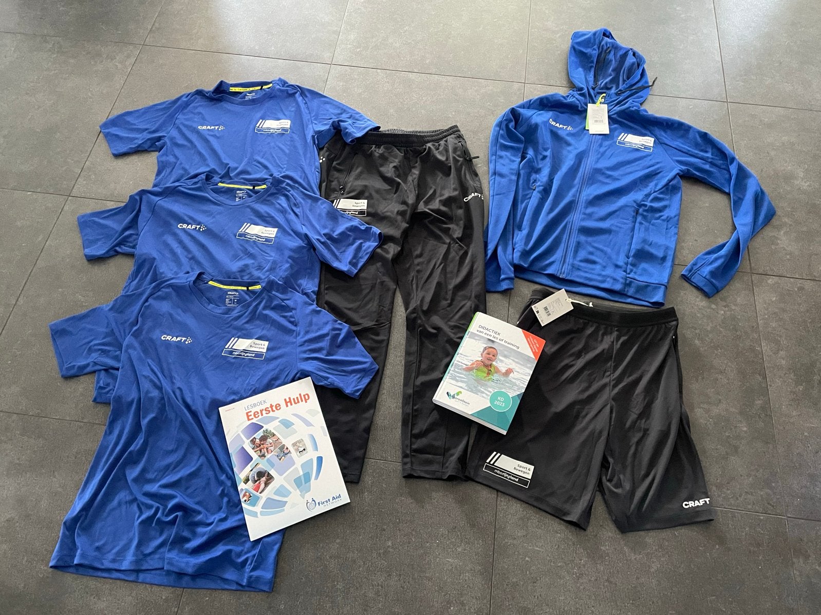 Sportpakket MBO Rijnland Sport en Bewegen M + 2 boeken, Ophalen of Verzenden, Zo goed als nieuw, Blauw, Overige typen