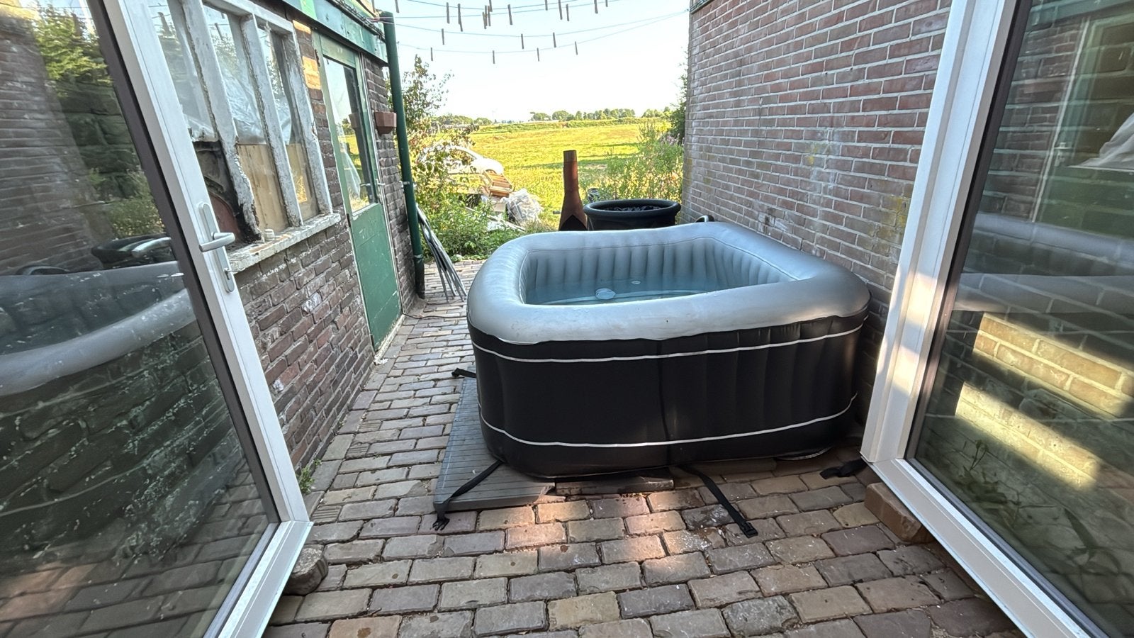 Opblaasbare jacuzzi met vernieuwde pomp (1 jaar oud), Ophalen, Gebruikt, Pomp, Opblaasbaar