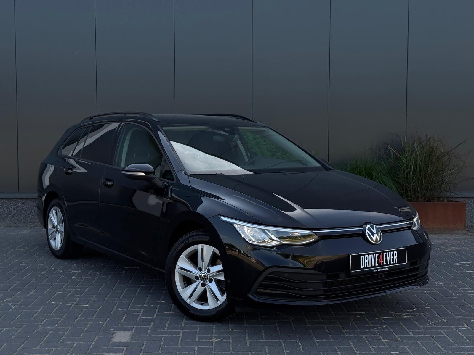 Volkswagen Golf Variant 1.0 eTSI Life Business AUTOMAAT|CLIM, Auto's, Dealer onderhouden, Stof, Gebruikt, Met garantie (alle)