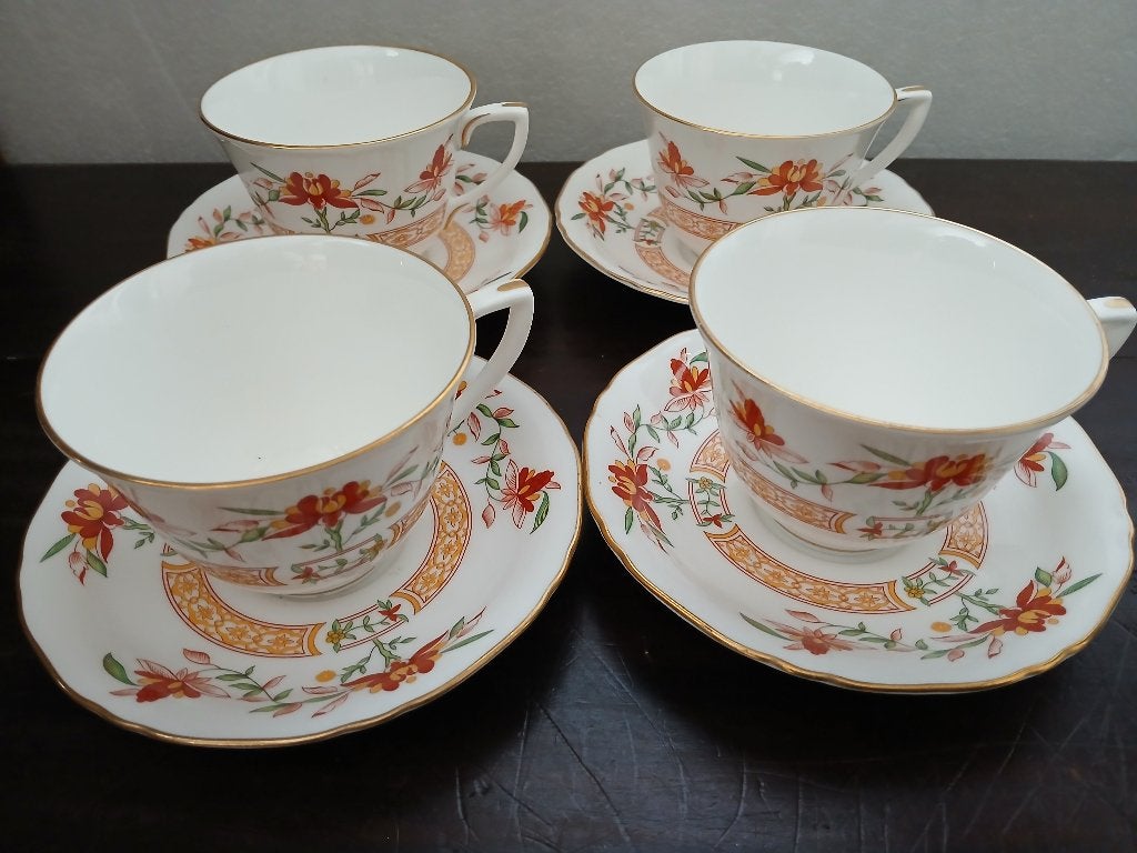 Zeldzaam! Royal Worcester - Chamberl, Ophalen of Verzenden, Zo goed als nieuw, Porselein, Kop en/of schotel