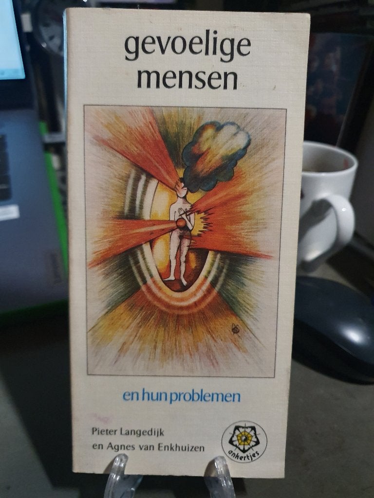 Gevoelige mensen en hun problemen P. Langedijk, Ophalen, Zo goed als nieuw