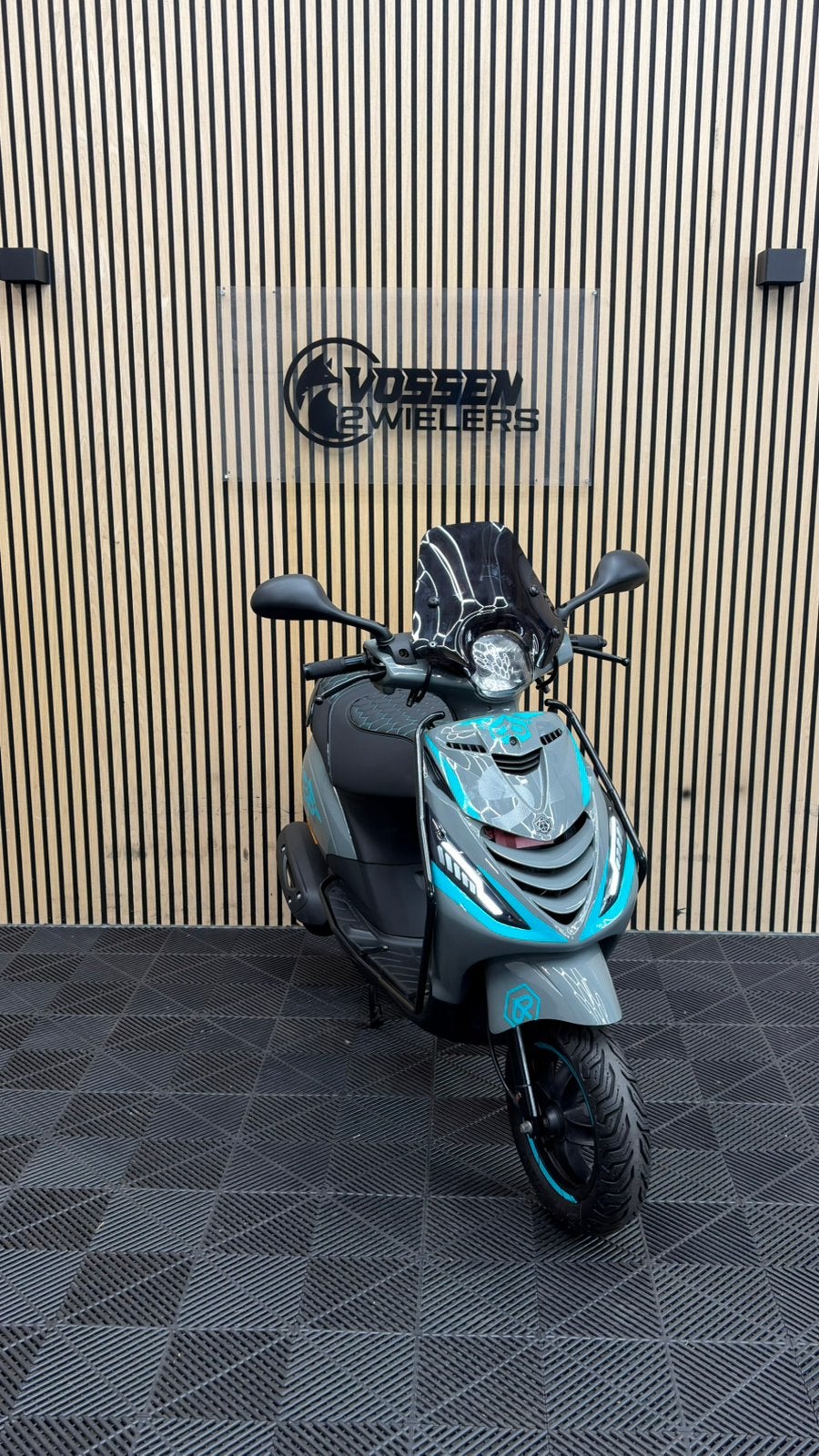 Piaggio Zip | Nardo Grey & Turquoise  | Euro 5 | Full option, Fietsen en Brommers, Maximaal 45 km/u, Zip, Ophalen of Verzenden
